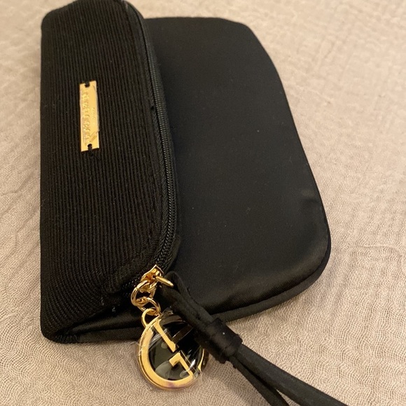 🍀🍀🍀 Giorgio Armani Beauty black wristlet bag . New. - Picture 2 of 8